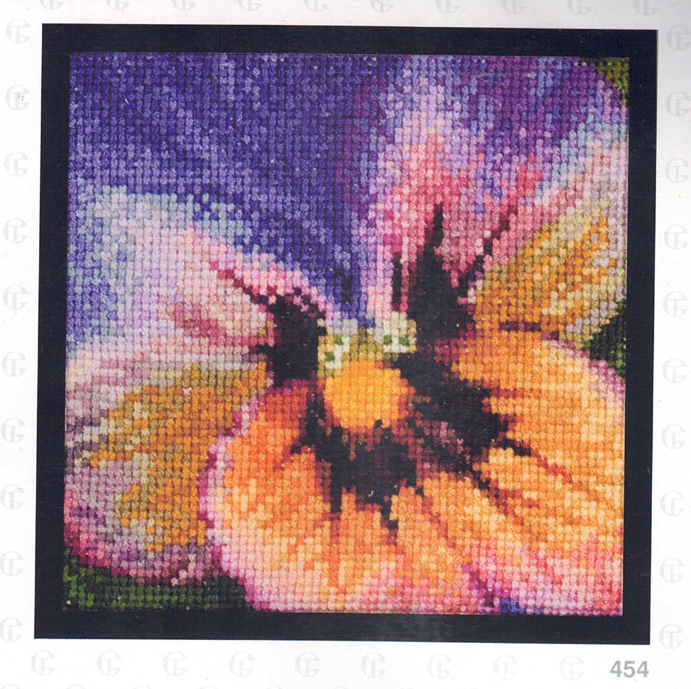 Pansies in 18ct Aida from Thea Gouveneur