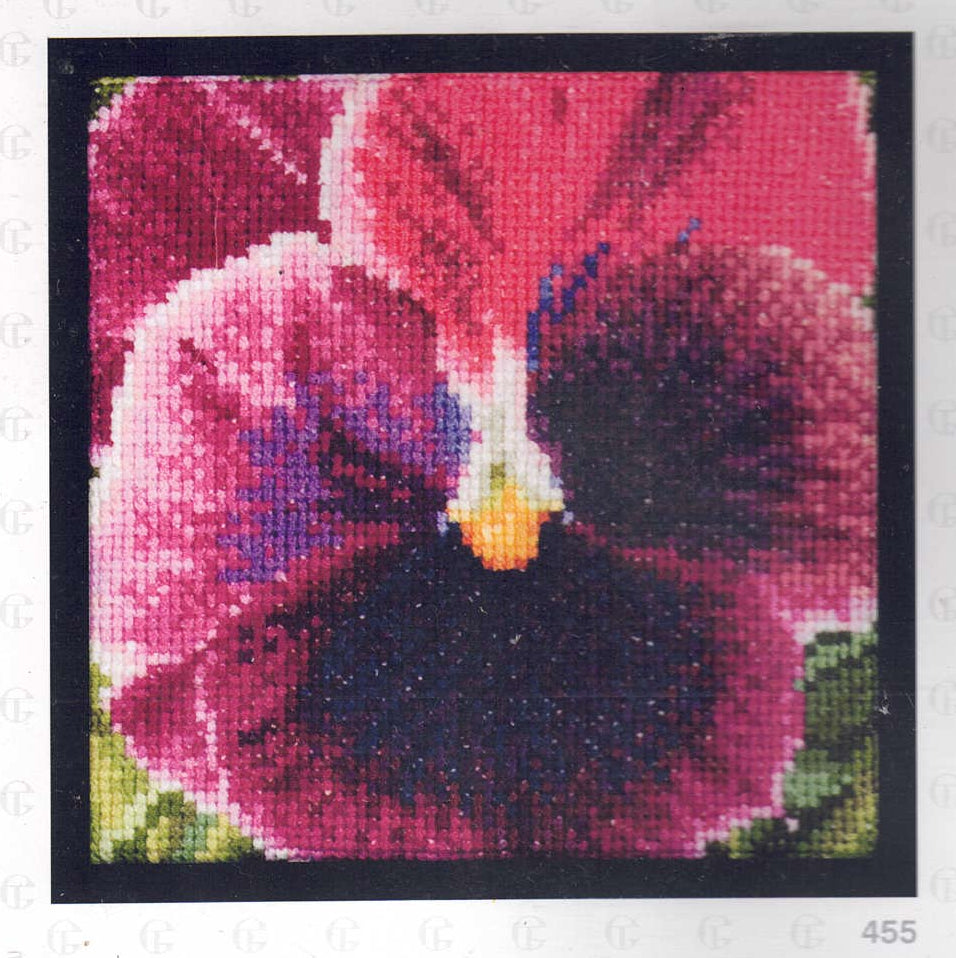 Pansies in 18ct Aida from Thea Gouveneur
