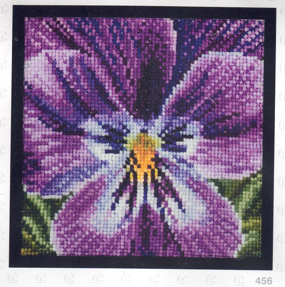Pansies in 18ct Aida from Thea Gouveneur