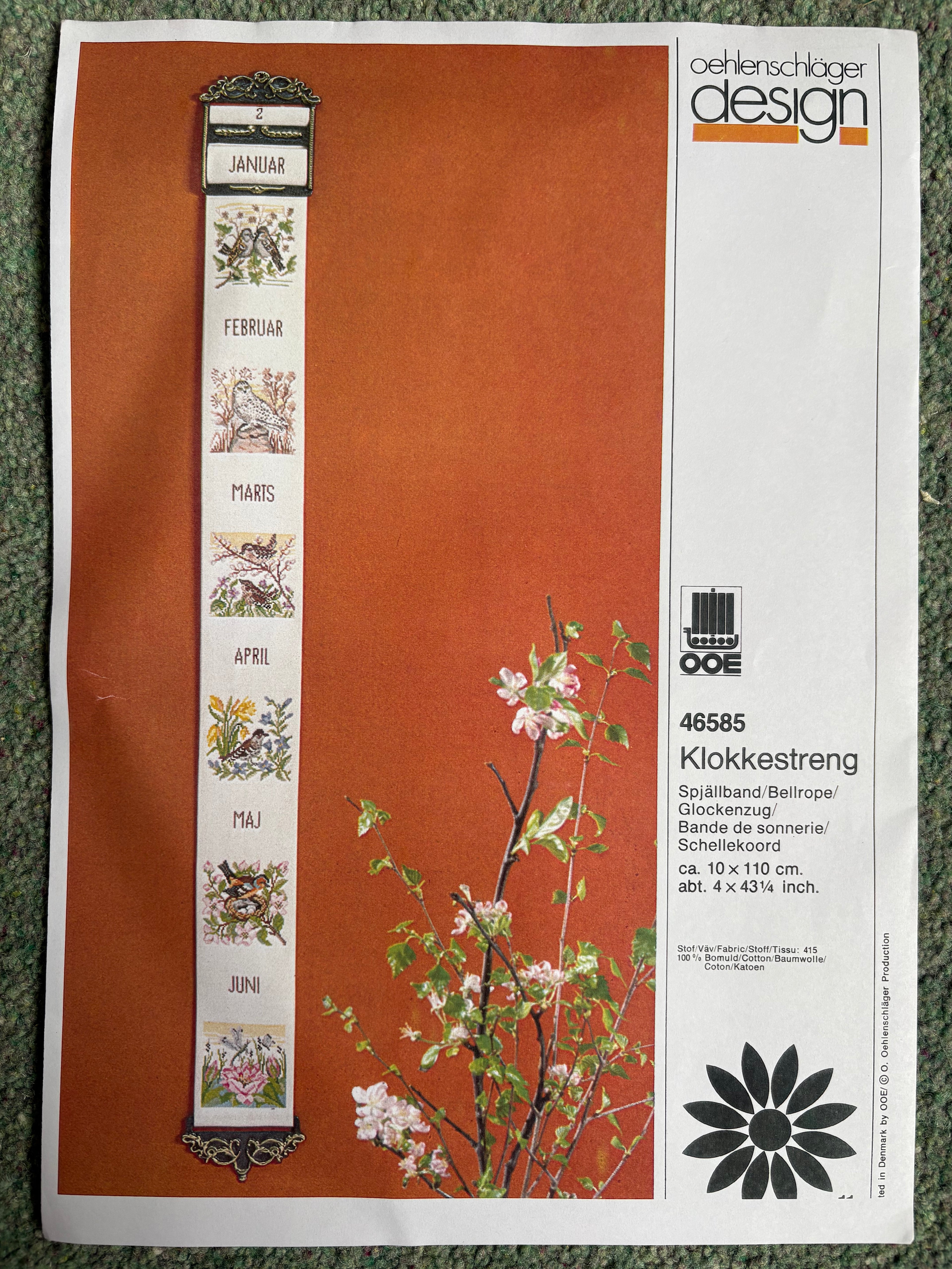 Calendar Wall Hanging - Cross Stitch (Klokkestreng)