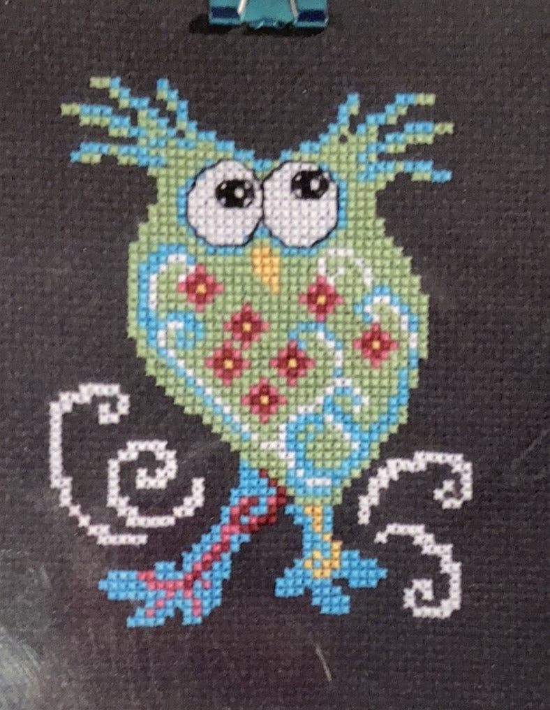green owl crossstitch from permin on blackboard aida 13-7325