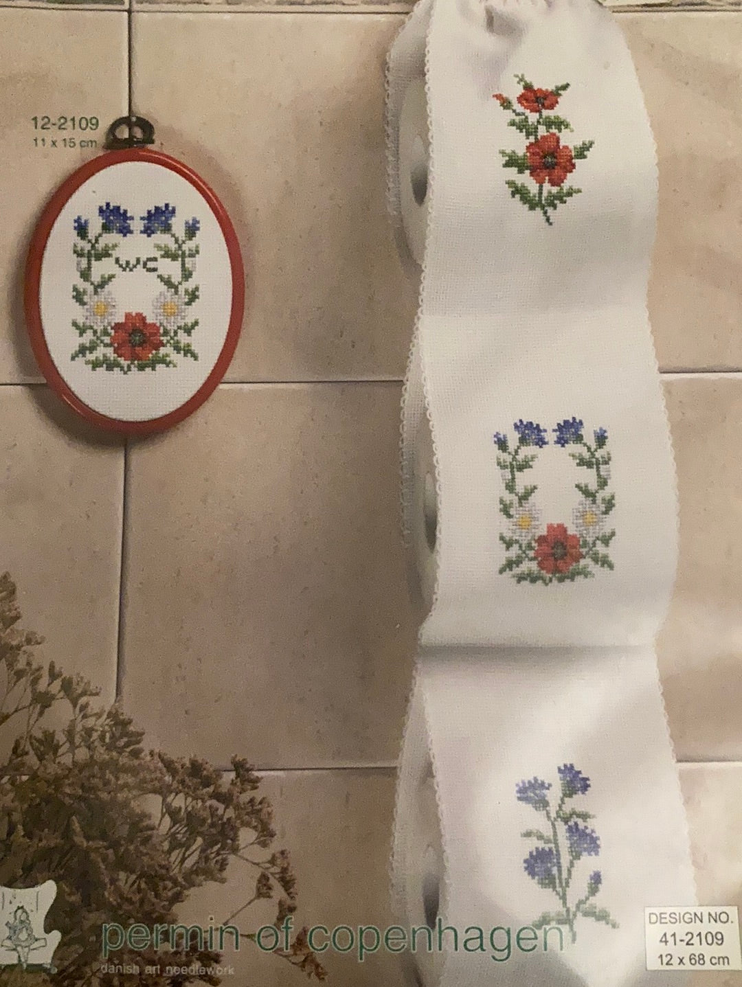 Poppies Toilet Roll Holder - Scandinavian art needlework